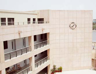 foundation_public_school_wall_clock_karachi_outdoor